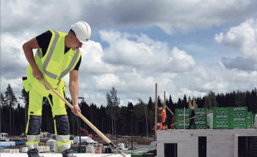 Jämerä kivitalon runkoasennus