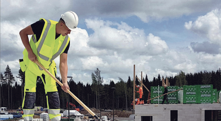 Jämerä kivitalon runkoasennus